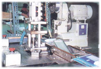 (Automatic pack assembly line)